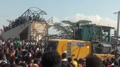 አደጋው የደረሰበት መተላላፊያ ድልድይ 