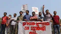 মুশতাক আহমেদের মৃত্যুতে বিক্ষোভ