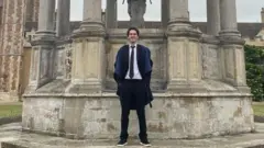 Кембриж университети талабаси Поли Кочи