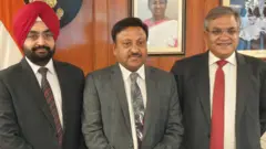 निवडणूक आयुक्त