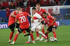 Arda Güler Avusturya oyuncularının arasında