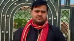 मोहित के परिजनों का दावा है कि नौकरी जाने के बाद से ही वे आर्थिक रूप से परेशान चल रहे थे