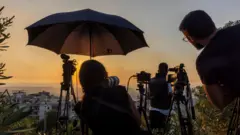 من نقطة تجمع الصحافيين المشرفة على الضاحية لرصد الغارات الإسرائيلية في أيلول/سبتمبر 2024