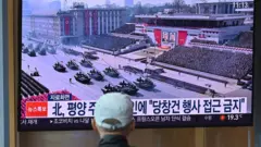 북한의 군 열병식 현장