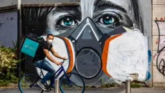 Доставщик еды в Милане