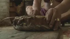 200 ஆண்டுகளுக்கும் மேலாக இசைக்கருவிகள் தயாரிக்கும் கேரளாவின் பெருவெம்பா கிராமத்தினர்