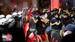Okršaj demonstranata i policije 