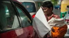 ప్ర‌స్తుతం 15.2 కోట్ల మంది పిల్ల‌లను బాల కార్మిక వ్య‌వ‌స్థ పీడిస్తోంద‌ని ఐఎల్‌వో గ‌ణాంకాలు చెబుతున్నాయి.