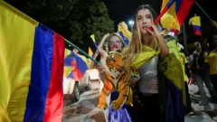 Seguidores de De la Espriella celebran su triunfo en el preconteo electoral de Colombia