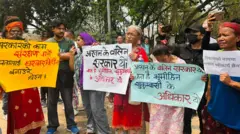 सरकारको निर्णयको विरूद्ध भएको प्रदर्शन