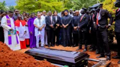 Elimozu Sịnetọ Ayogu Eze