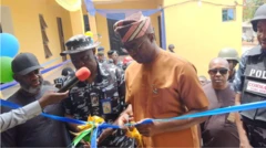 Gomina Seyi Makinde n ge okun, awọn eeyan pọ lẹyin rẹ