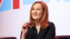 JK Rowling es la autora de la serie de libros de Harry Potter.