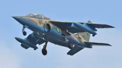 Jirgin yaƙin sojin Najeriya na tafiya a sama