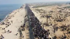 Falastiiniyiinta dib ugu laabanaya Qasa ayaa muujiyay sida ay ugu faraxsanyihiin.