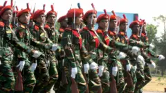 বাংলাদেশের ৩৬তম স্বাধীনতা দিবস উদযাপনে সেনাবাহিনীর নারী সৈন্যরা মার্চপাস্ট করছেন, ফাইল ছবি