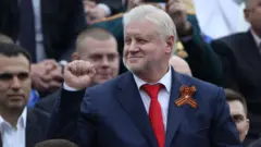 Сергей Миронов на военном параде 9 мая