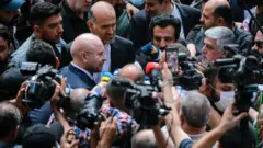 سفر قالیباف به بیروت؛ «قدرت‌نمایی» در خارج و داخل با چاشنی خلبانی و دیپلماسی