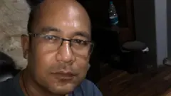 पाओजेल चाओबा ऑनलाइन न्यूज़ पोर्टल 'द फ्रंटियर मणिपुर' के कार्यकारी संपादक हैं