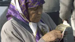 Пул санаётган Ўзбек онахон