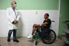 Médico e paciente em Cuba