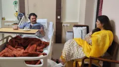 धनंजय मुंडे आणि पंकजा मुंडे 