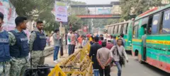 রোববার মধ্য রাত থেকে তিন শতাধিক বাস ঢাকায় আসে নিম্ন আয়ের মানুষদের নিয়ে