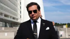 サントス前米下院議員