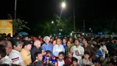 অবস্থান কর্মসূচিতে দাবি মেনে নেওয়ার আশ্বাস দেওয়া হচ্ছে।