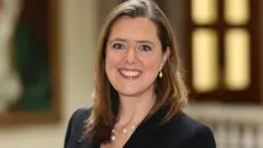 Corin Robertson ukuriye ibiro bishinzwe Africa mu bubanyi n'amahanga bw'Ubwongereza