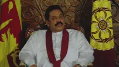 இலங்கை: ராஜிநாமா கடிதத்தை அனுப்பினார் மஹிந்த ராஜபக்ஷ