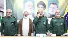 Maj-Gen Hossein Salami (midigta qofka 2aad) ayaa laga duubay muuqaal isagoo qolka dagaalka ka dalbanaya in Iran ay ku weerarto gantaalada Israel.
