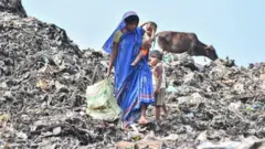 ኣብ ዘሎ ግዜ ኣስታት ርብዒ ቢልዮን ካብ ህዝባ ካብ መስመር ድኽንት ከም ዘውጸአት ባንኪ ዓለም ይሕብር