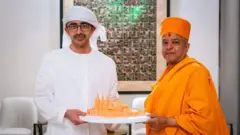 स्वामीनारायण मन्दिरको प्रतिकृति 