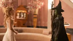 Ariana Grande e Cynthia Erivo em Wicked