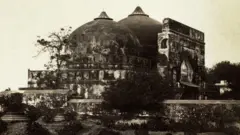 পুরনো ছবিতে বাবরি মসজিদ