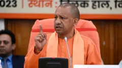 योगी आदित्यनाथ 