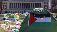 コロンビア大学に設置された、パレスチナの旗を掲げたテント
