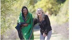 نادین پار له خپلې ملګرې سره