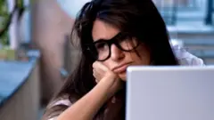 काम पर लौटने को लेकर हम इतने असहज क्यों हैं?