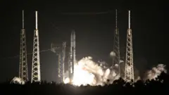 လရဲ့ မြောက်ဘက်ခြမ်း အပိုင်းမှာ ရှေ့လထဲ ပယ်ရာဂရင်ဝမ်းယာဥ် ဆင်းဖို့ ရည်ရွယ်ထား