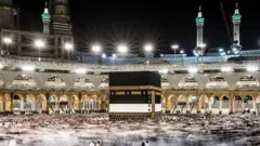 الحج: ارتفاع التكاليف عبء يرهق المتطلعين لأداء الفريضة