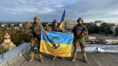 Kupiansk'ta Ukrayna askerleri