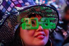 ကမ္ဘာတလွှား ၂၀၂၆  နှစ်သစ်ကြိုဆိုကြပုံများ