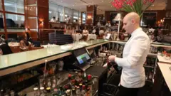 Nama dhugaatii bitaa jiru