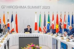 Lula (à dir) ao lado do americano Joe Biden e demais chefes de Estado que participam da cúpula do G7