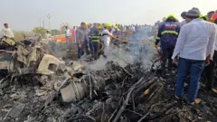 सरकार के अनुसार पिछले पांच वर्षों में 53 हवाई दुर्घटनाओं में 320 से अधिक लोग मारे गए हैं