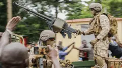 Des soldats maliens