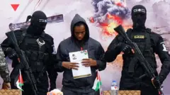 አቬራ መንግሥቱ ነጻ ወጥቶ ለእስራኤል ከመሰጠቱ በፊት በሐማስ ታጣቂዎች ታጅቦ