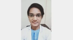 ਐੱਫ਼ਆਈਆਰ ਮੁਤਾਬਕ ਡਾਕਟਰ ਪੰਪੋਸ਼ ਨੇ ਸਾਲ 2017 ਵਿੱਚ ਐੱਮਬੀਬੀਐੱਸ ਵਿੱਚ ਦਾਖਲਾ ਲਿਆ ਸੀ 